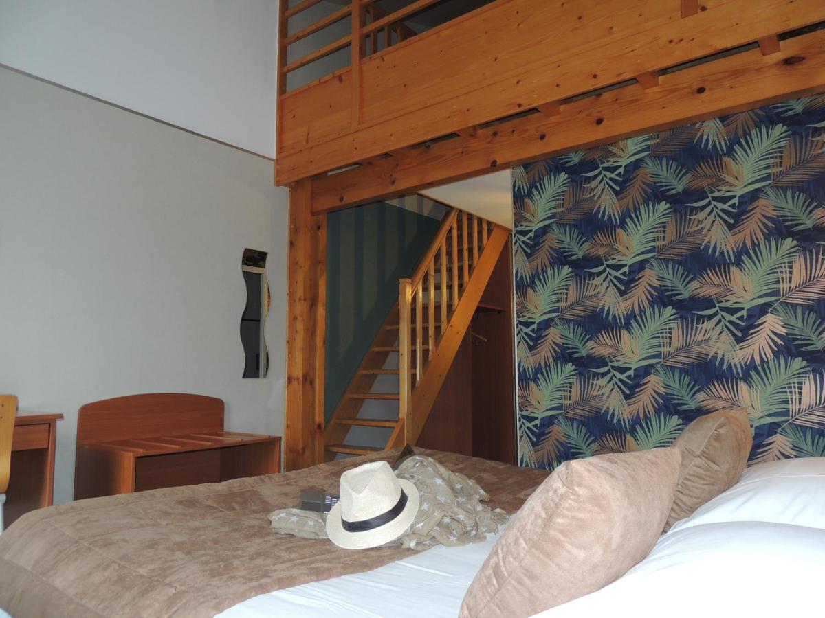 Logis Hotel Les 3 Marchands بريزير المظهر الخارجي الصورة